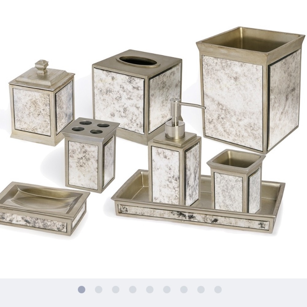 NWT Bathroom Vanity Set